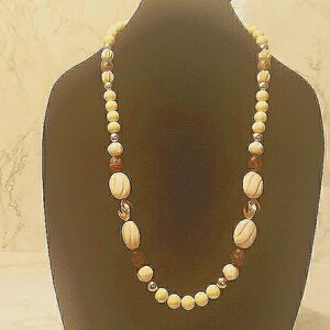 Vintage beaded necklace.
